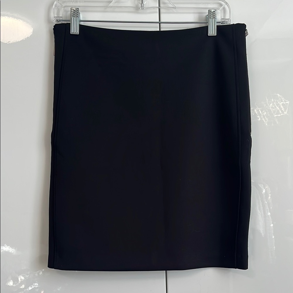 DYNAMITE Black Mini Skirt Side Zipper Stretch, Size M